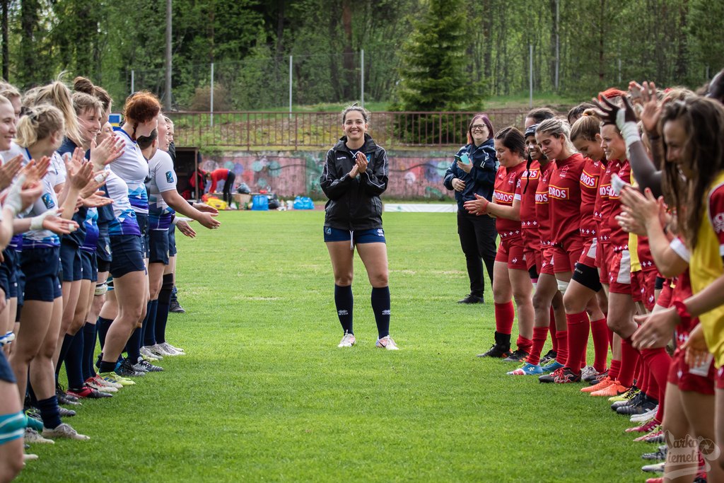 Ref getting applause
