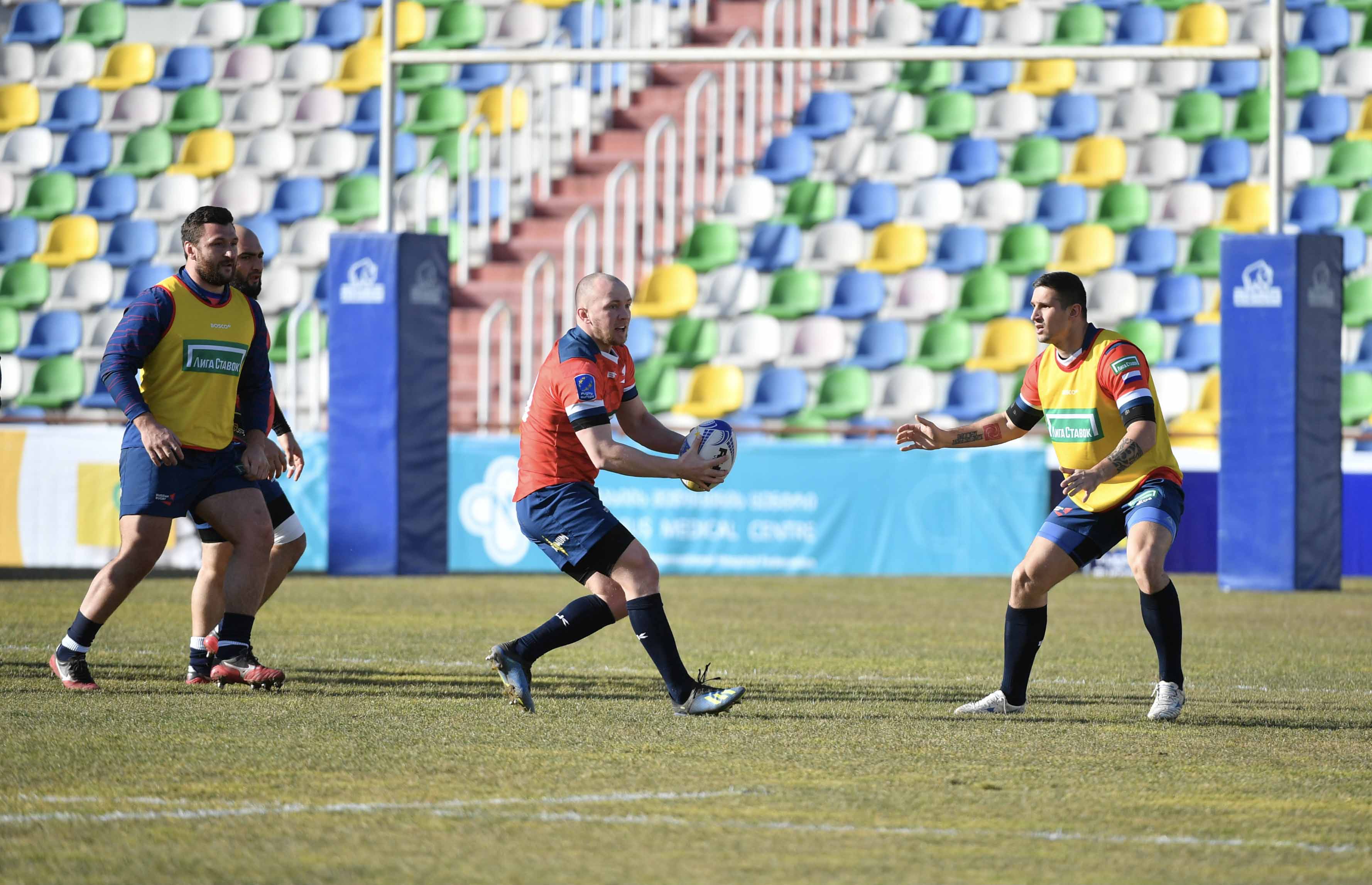 Russia players practice with quick hands 